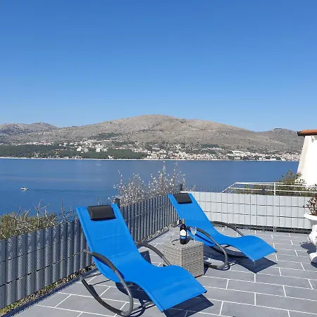 Sandrina Apartment *