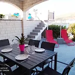 Sandrina شقة