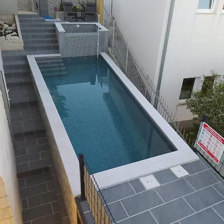 Sandrina Apartment *